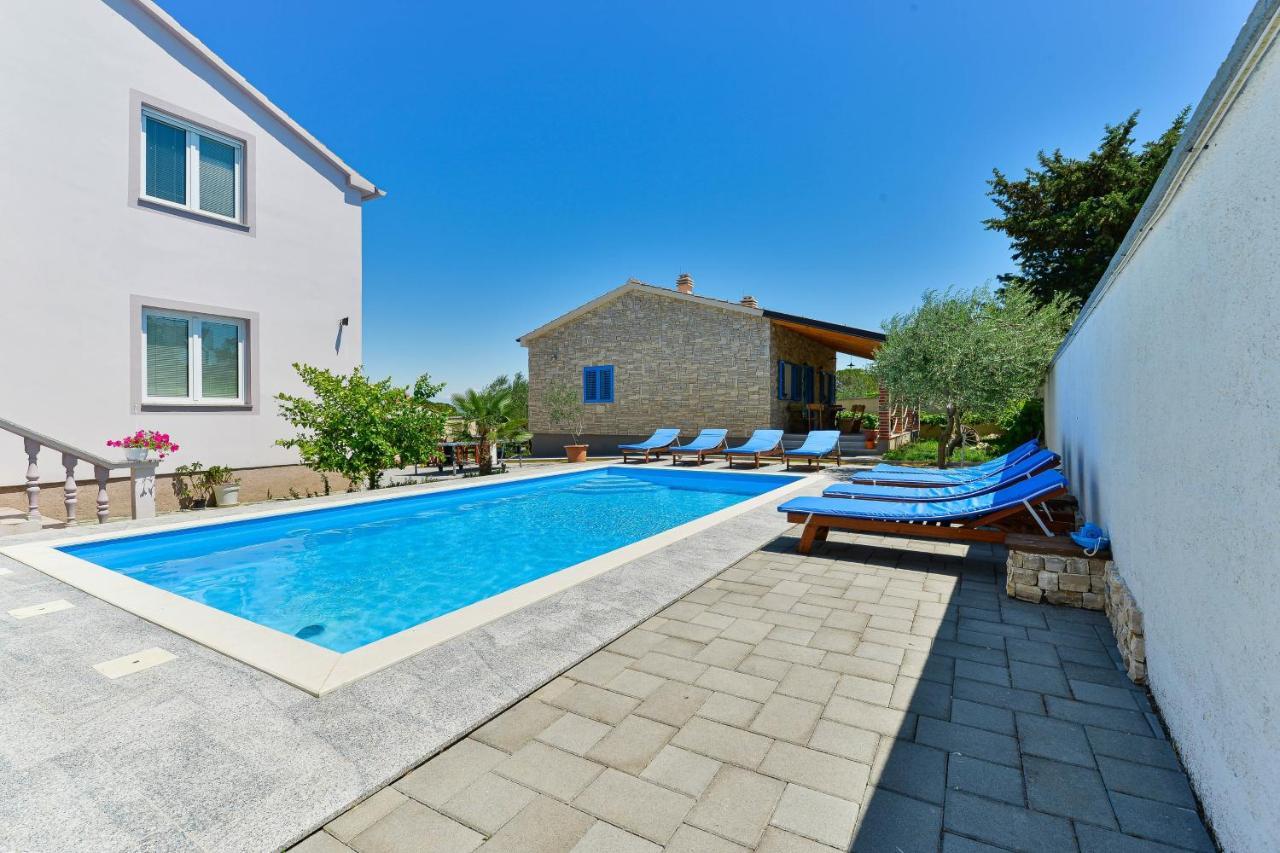 Family Friendly Apartments With A Swimming Pool Zadar - 18098 Eksteriør bilde