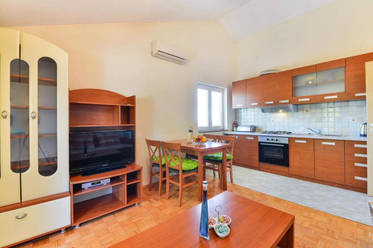 Family Friendly Apartments With A Swimming Pool Zadar - 18098 Eksteriør bilde